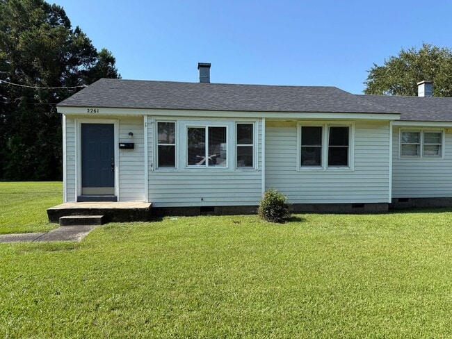 Building Photo - 2261 Onslow Dr