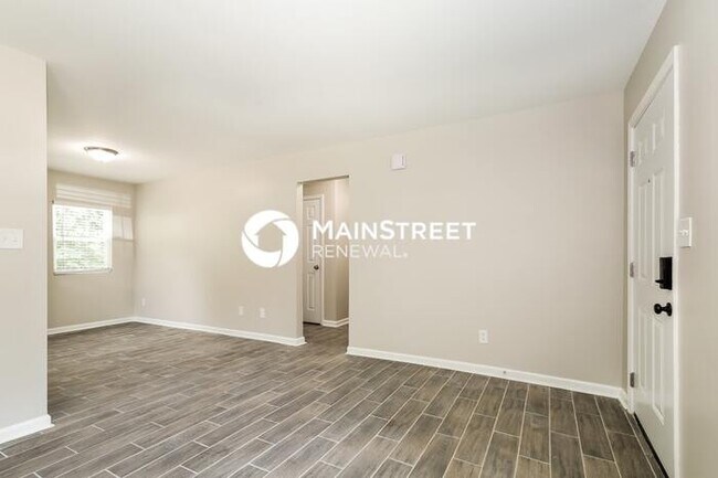 Photo - 3 Bedroom Pet-Friendly Home in Charlotte, NC with Main Street Renewal