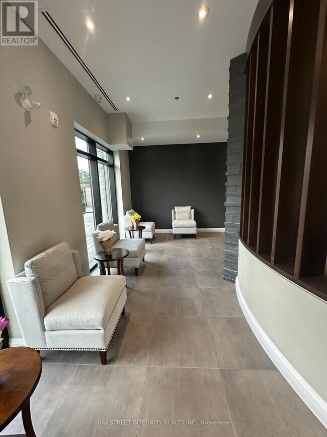 Photo - 1 Redfern Ave Unité 202