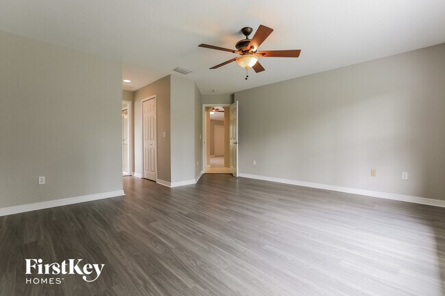 Photo - 2463 Alesio Ave