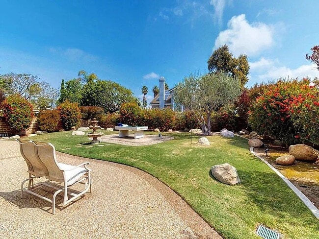 2520 Lobelia Dr