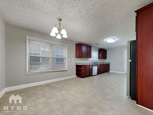 Photo - 111 Daisy Cir