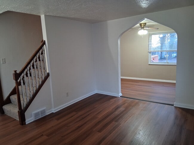 Living room - 405 Commonwealth Ave