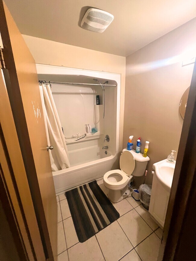 Photo - 253-253 Lester St Unit 3