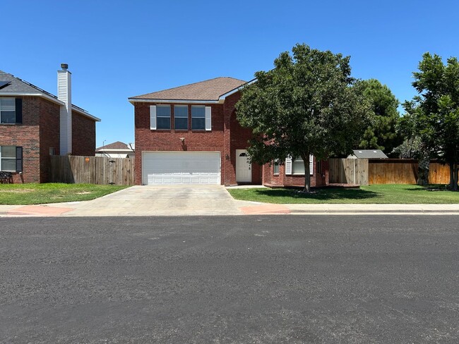 Building Photo - Spacious 4-Bedroom, 2.5-Bath Home in Plant...