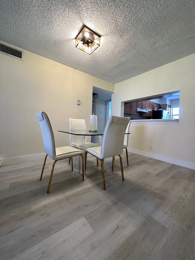 Photo - 3350 Jaywood Ter Unit j123