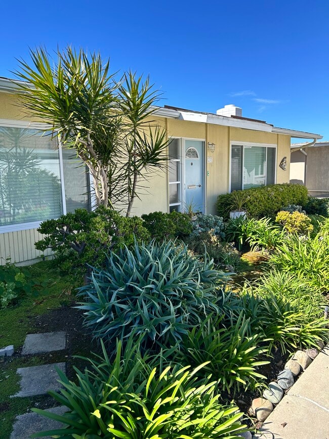 Building Photo - 131 Monte Vista Unit 131 Monte Vista