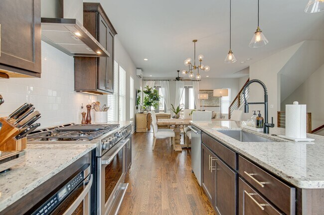 Photo - 2015 Eastland Ave