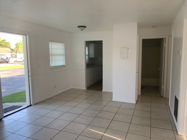 Photo - Vero Beach 2 Bedroom 1 Bath Unidad 575-03