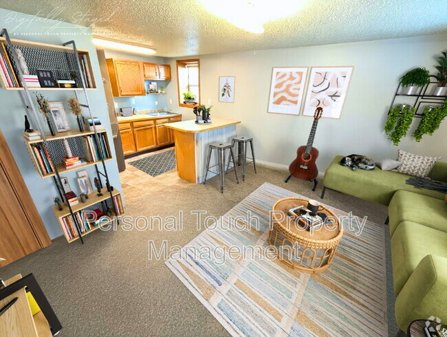 Building Photo - 1009 13th Ave N Unit 1 Rental