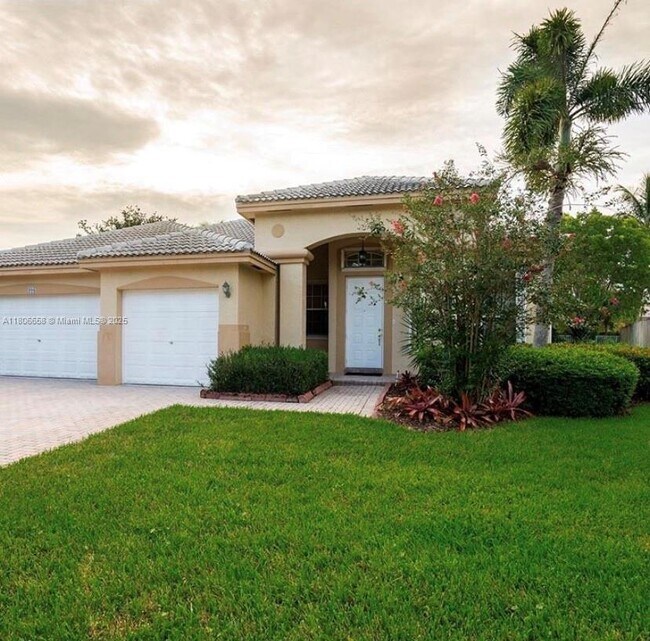 Photo - 998 NW 167th Terrace House