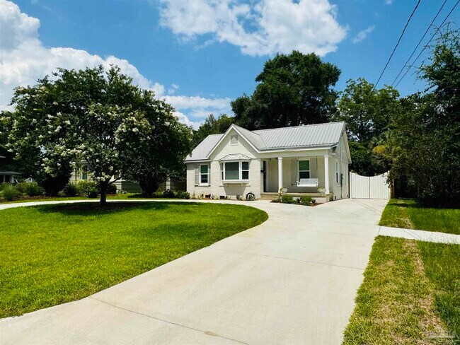 Building Photo - 1716 N 20th Ave