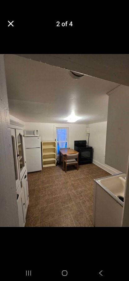 Photo - 11 W Gates St