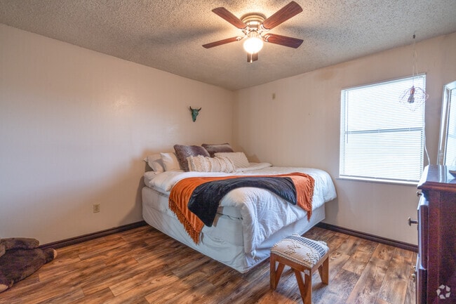 Bedroom - Country Village Apartments