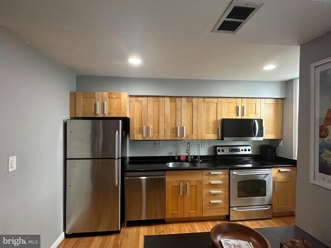 Photo - 314 V St NE Unit 202