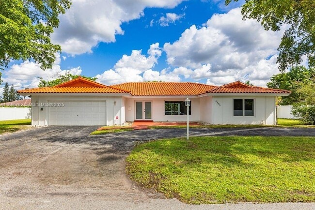 Building Photo - 6895 Pinehurst Dr Rental