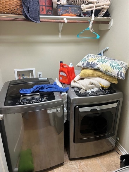 Photo - 2810 Silver Oak Dr