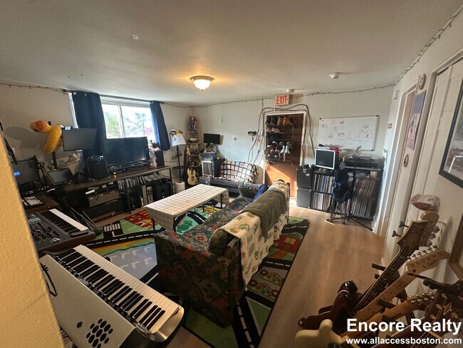 Photo - 69 Chiswick Rd Unidad 7