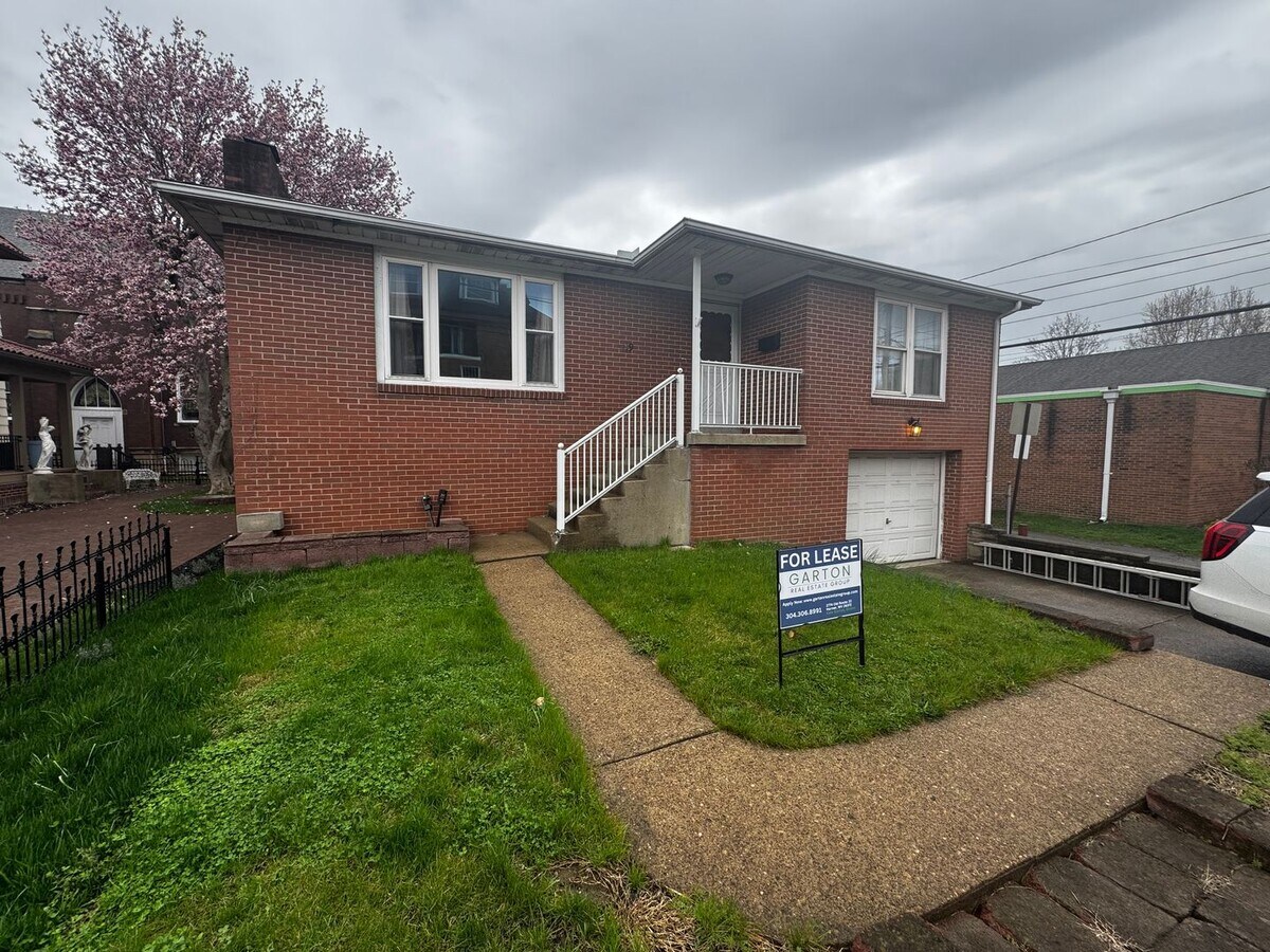 Photo - 119 E 3rd St