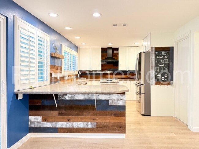 13710 Utopia Rd