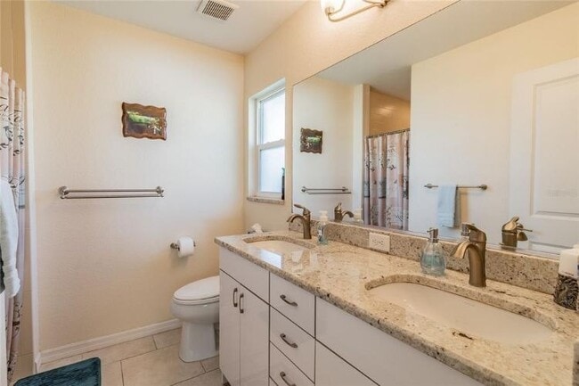 Photo - 2874 Crittendon St