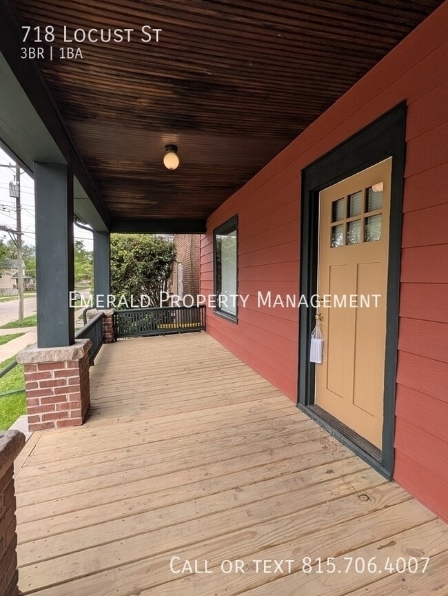 Photo - 718 Locust St