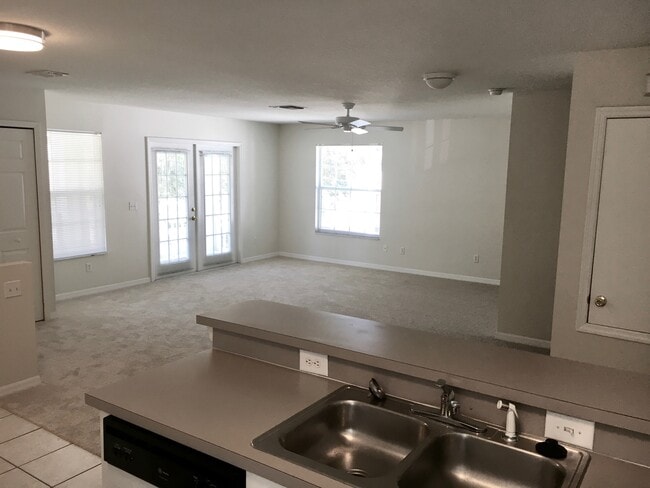 Living Room - 2815 E Washington St Unit 2815