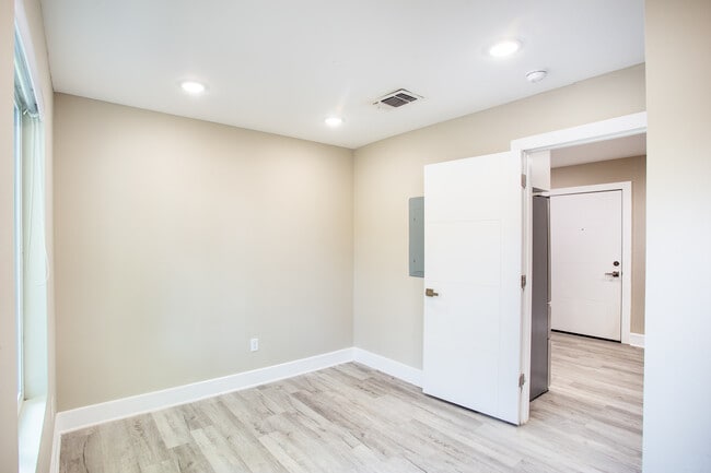1414 Bennett