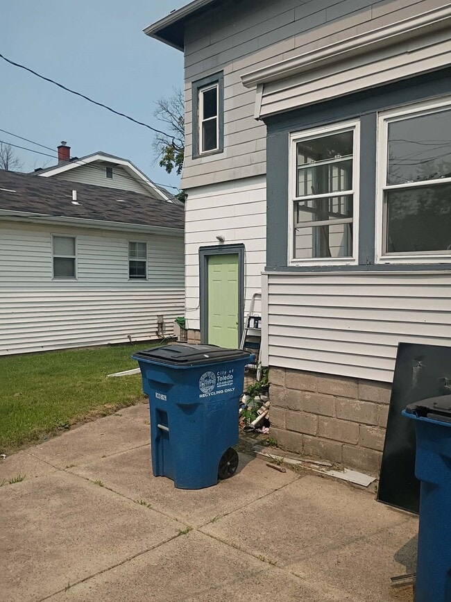 Photo - 1534 E Broadway St