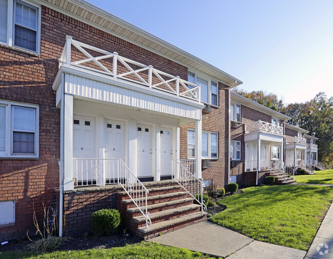 Rutherford Heights Apartments For Rent in East Rutherford, NJ | ForRent.com