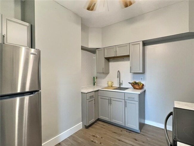 Photo - 350 Augustine St