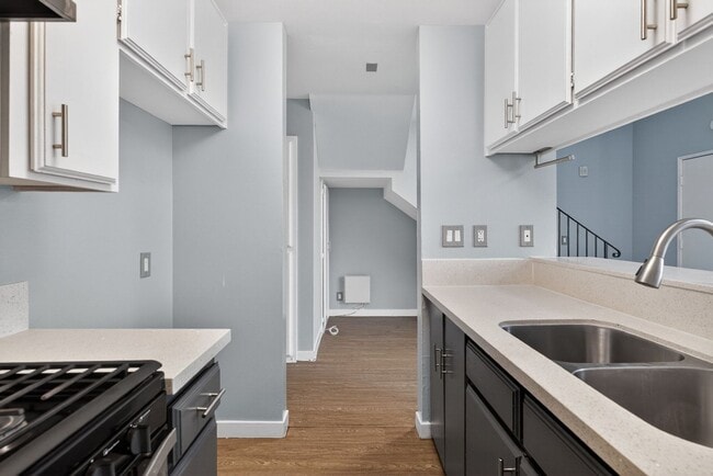 Photo - 533 E 11th St Unidad 16