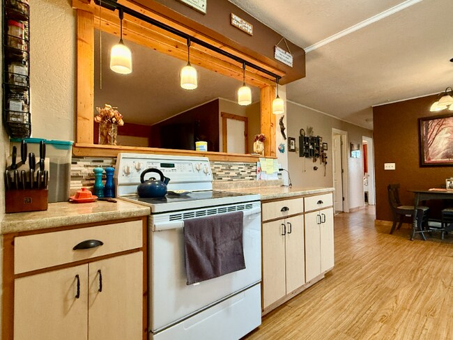 Photo - 328 Cougar Trail