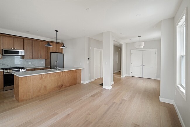 Photo - 206 Byron St Unit 1