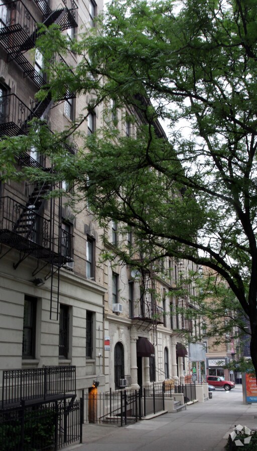 Photo - 3133 Broadway