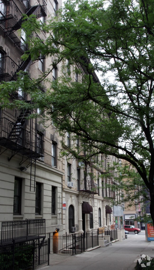 3133 Broadway