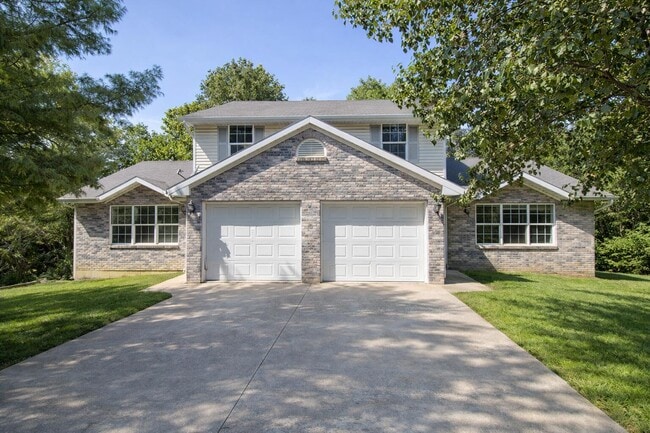 Building Photo - 1329 Valley Creek Ln