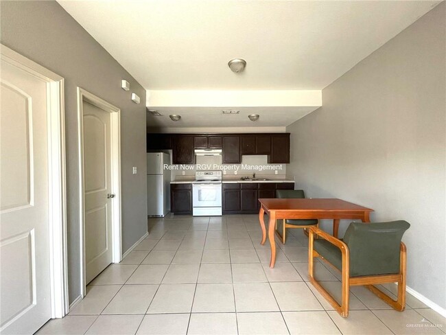 Photo - 12 Miroslava Ave Unit 4