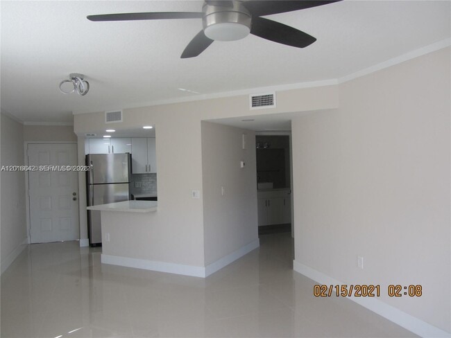 Photo - 8343 Lake Dr Unidad 506