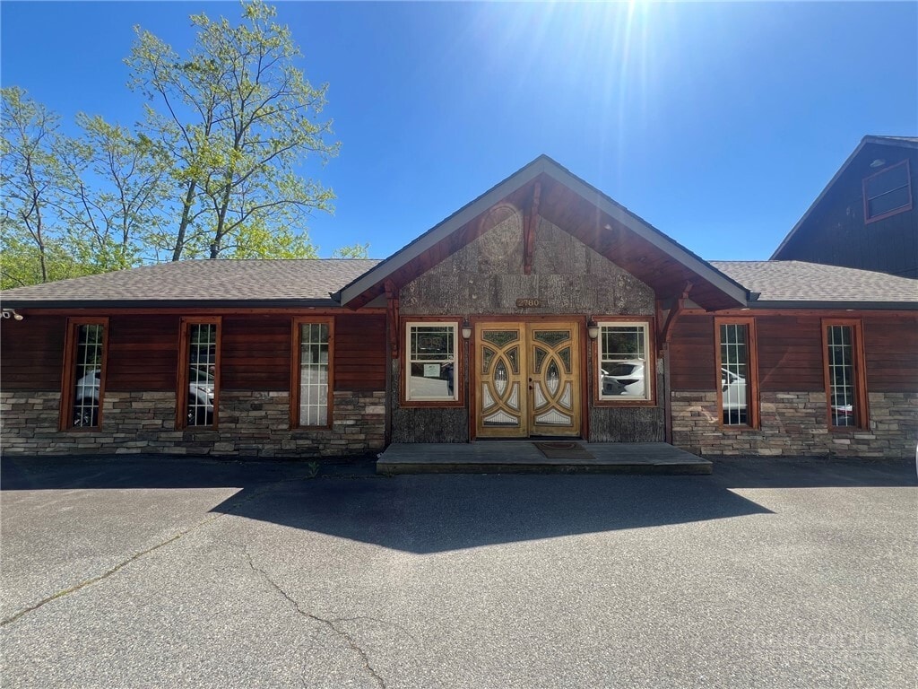 Photo - 2780 Tynecastle Hwy