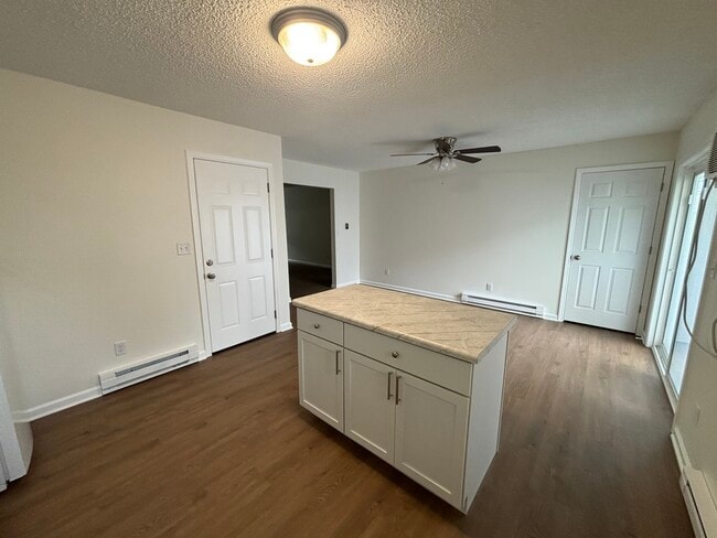 Photo - 207 S King St