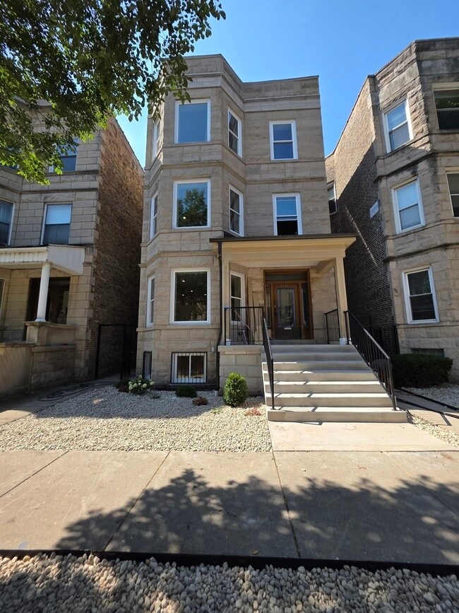 Building Photo - 3726 N Racine Ave Unit 3