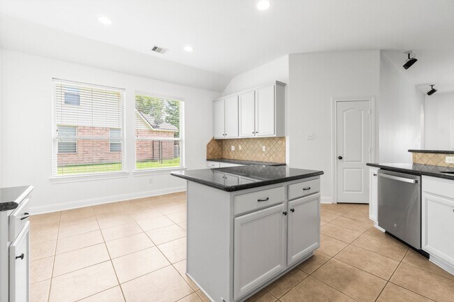 Photo - 7 Fraiser Fir Pl