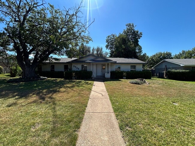 Photo - 3734 Clubway Ln