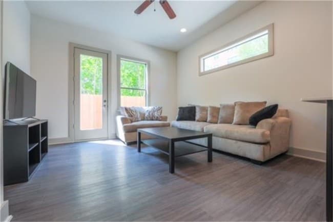 Photo - 331 West 18th Street Apartments