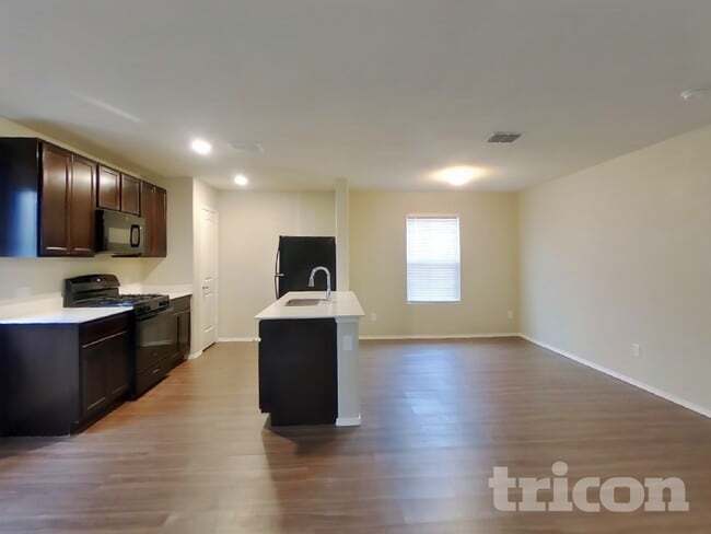 Photo - 5632 McClelland St