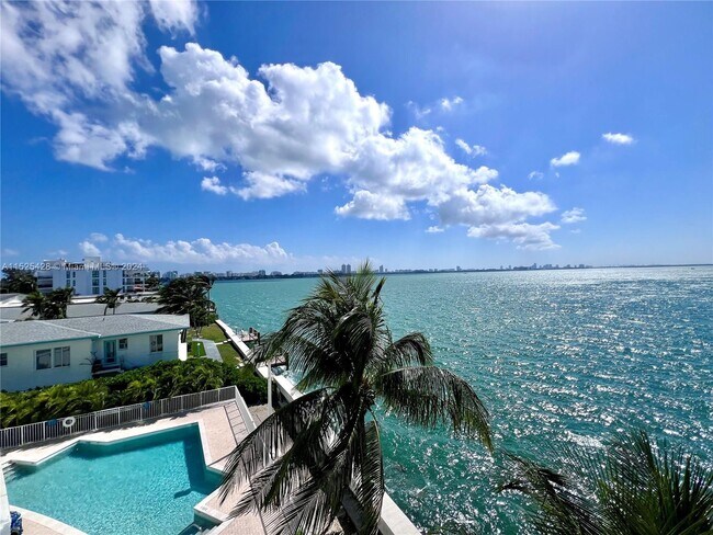 2000 Bay Dr Unit 409