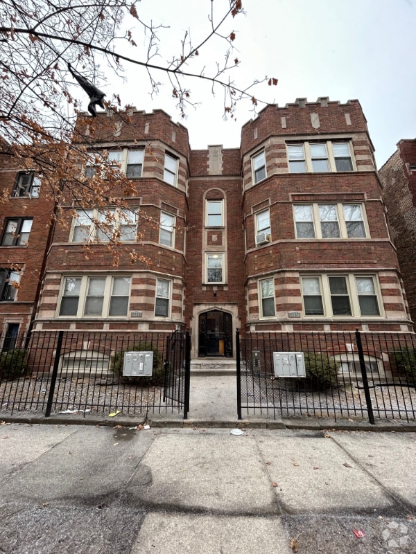 Building Photo - 7725 S Kingston Ave Rental