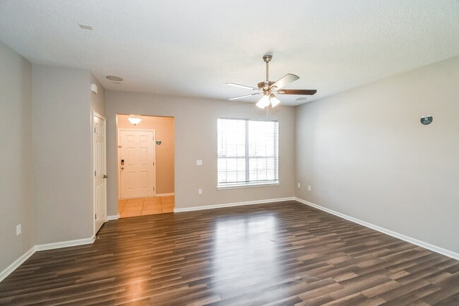 Photo - 1473 Limerick Court