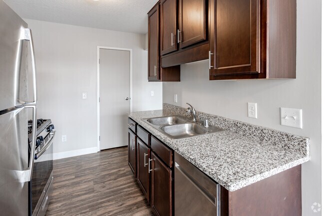 1BR, 1BA - 670SF - Kitchen